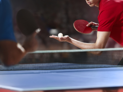 Marcio André Savi apresenta treinos práticos de tênis de mesa para todos os níveis de habilidade.