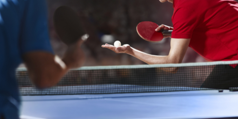 Marcio André Savi apresenta treinos práticos de tênis de mesa para todos os níveis de habilidade.