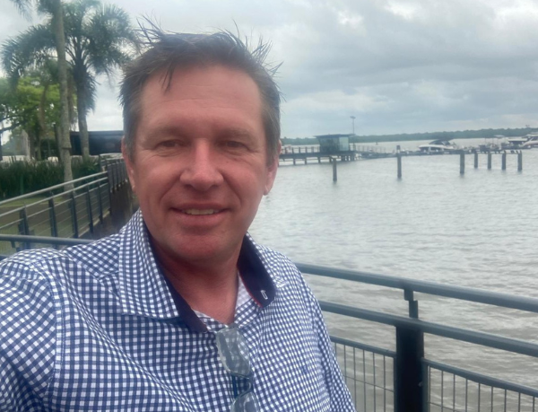 Altevir Seidel ressalta a importância de uma rotina equilibrada de alimentação, higiene e acompanhamento veterinário para garantir a saúde dos cavalos.