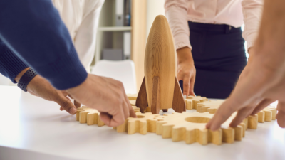 Andre de Barros Faria destaca como alinhar estratégia e propósito fortalece a identidade organizacional e sustenta resultados de longo prazo.