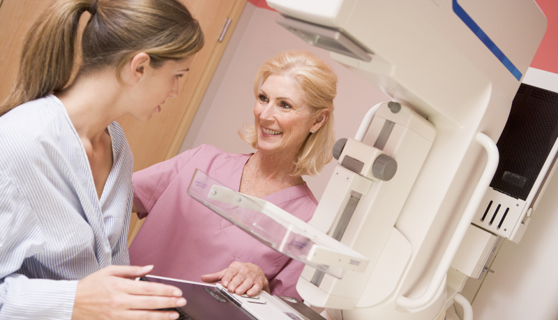 Vinicius Tadeu Sattin Rodrigues avalia como funcionam as políticas e diretrizes da mamografia e do rastreamento do câncer de mama no Brasil.