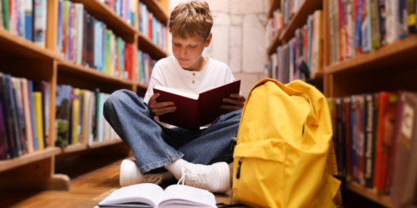 Sérgio Bento De Araújo analisa por que a leitura segue sendo essencial na educação contemporânea e no desenvolvimento crítico.