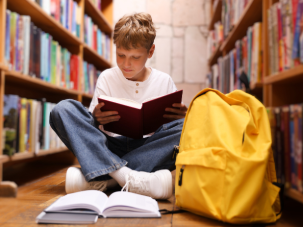 Sérgio Bento De Araújo analisa por que a leitura segue sendo essencial na educação contemporânea e no desenvolvimento crítico.