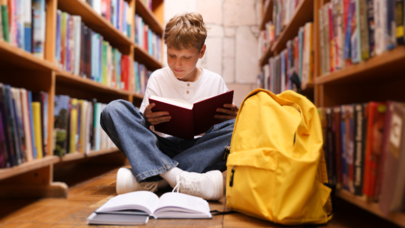 Sérgio Bento De Araújo analisa por que a leitura segue sendo essencial na educação contemporânea e no desenvolvimento crítico.