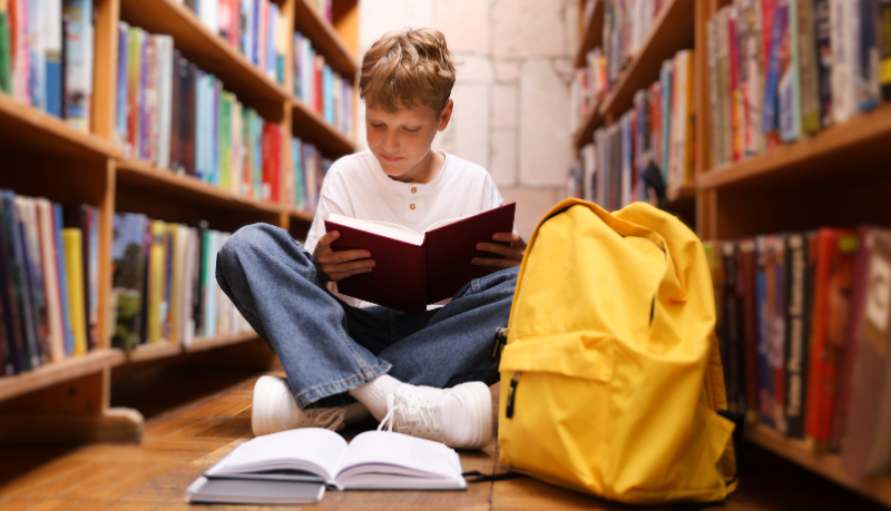 Sérgio Bento De Araújo analisa por que a leitura segue sendo essencial na educação contemporânea e no desenvolvimento crítico.