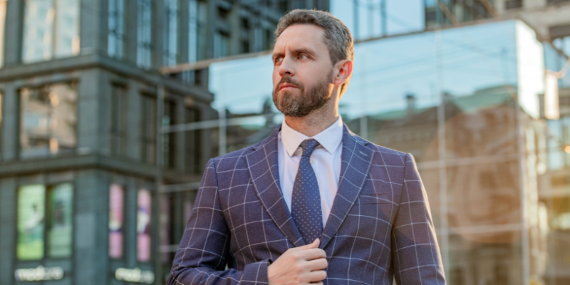 Gestão de crise em segurança institucional aplicada por Ernesto Kenji Igarashi em decisões rápidas.